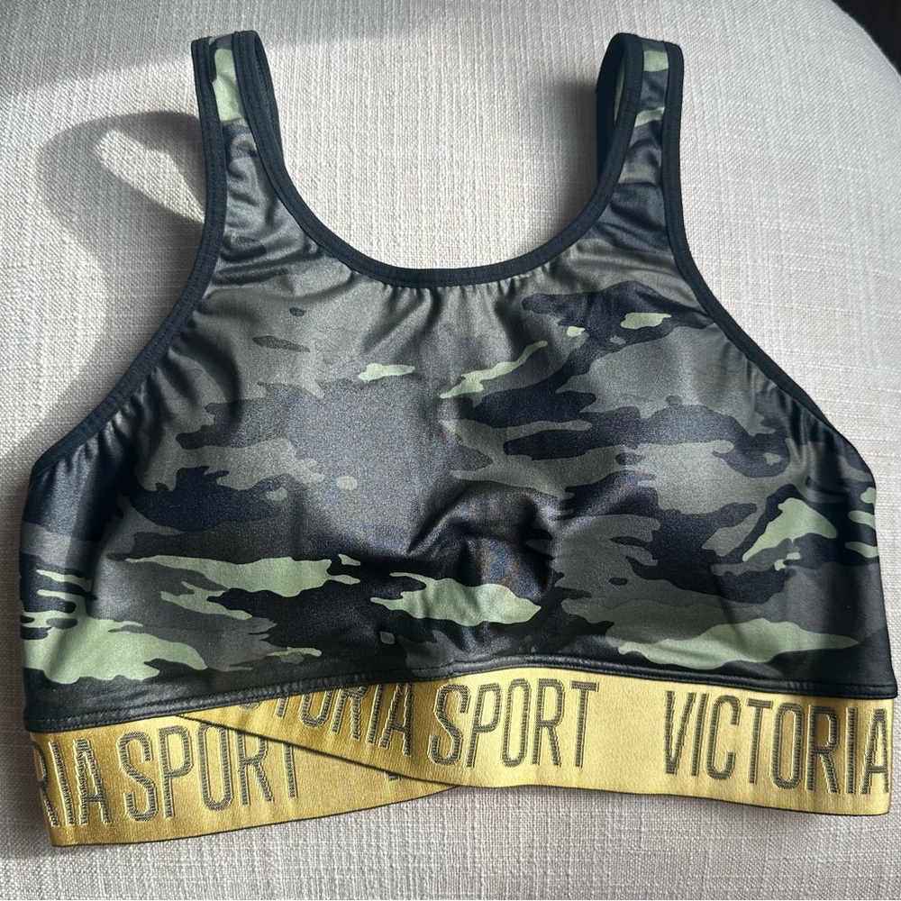Victoria Sport Camouflage Sports Bra